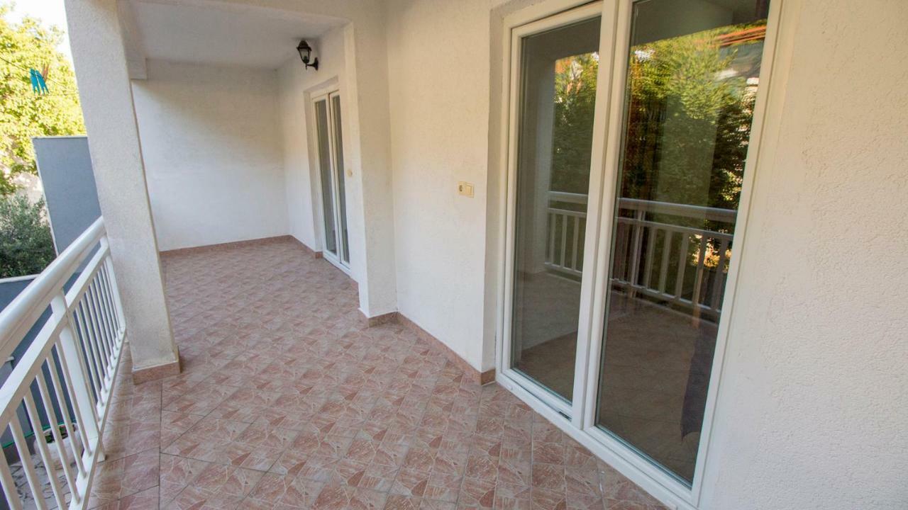 Mrkonjic Branko & Marija Apartmani Omis Exterior photo